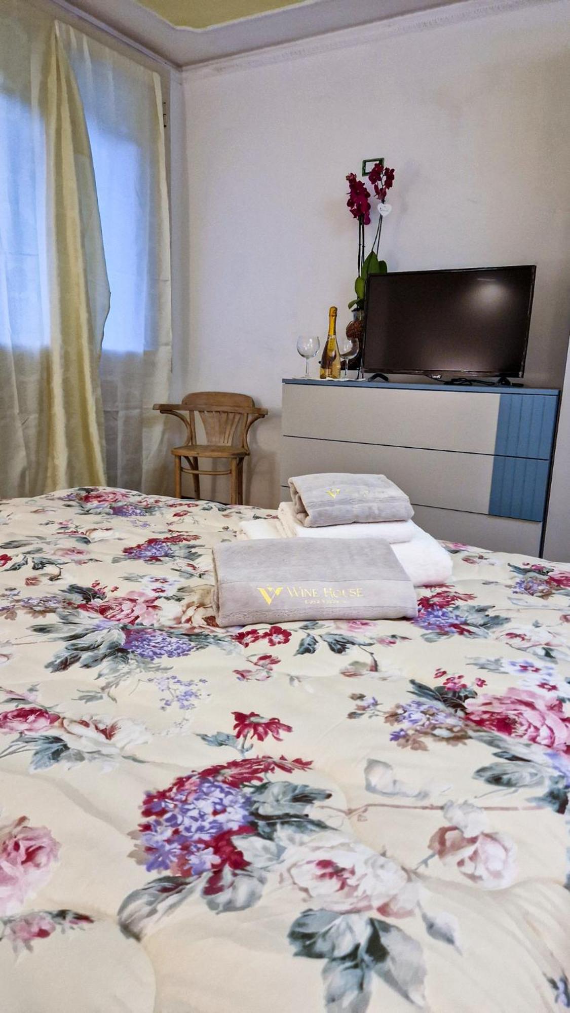 Wine House Bed & Breakfast คาปานโนริ ภายนอก รูปภาพ